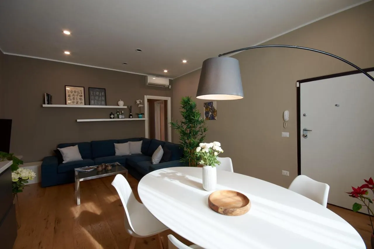 Apartment Due Strade Apt - Dolcevita Holiday Florence Italy