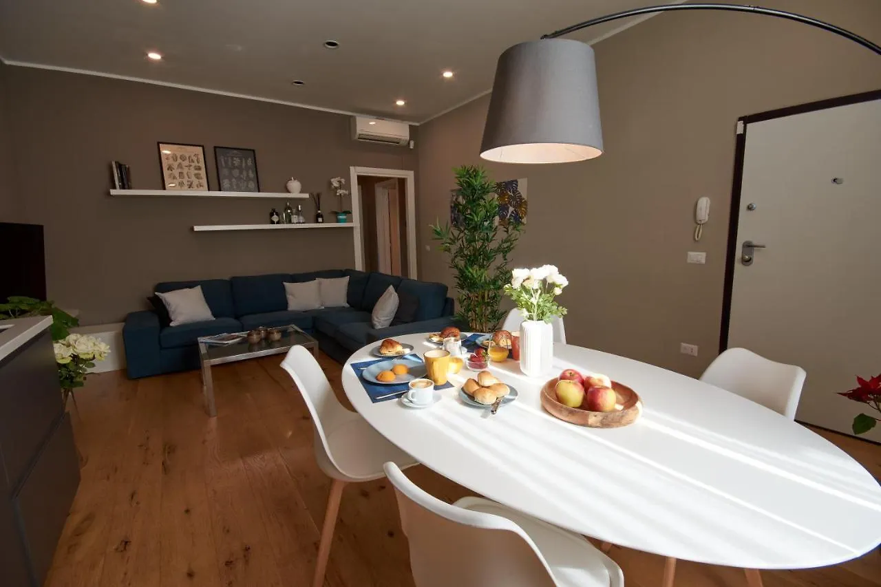 Due Strade Apt - Dolcevita Holiday Florence Apartment