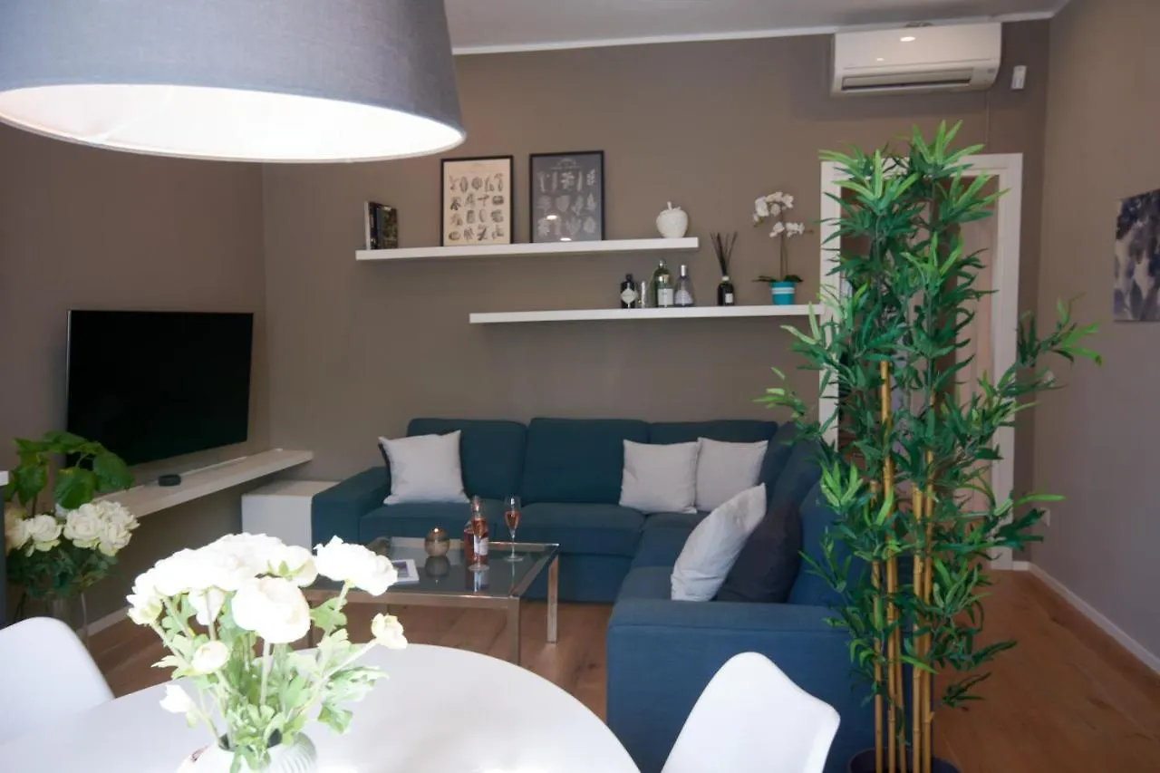 Due Strade Apt - Dolcevita Holiday Florence Apartment