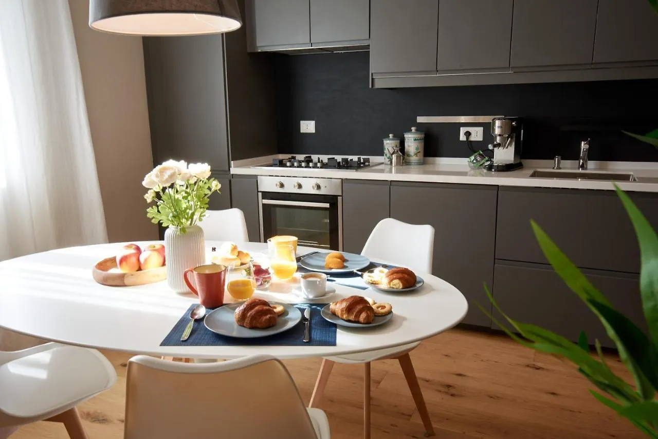 Apartment Due Strade Apt - Dolcevita Holiday Florence Italy