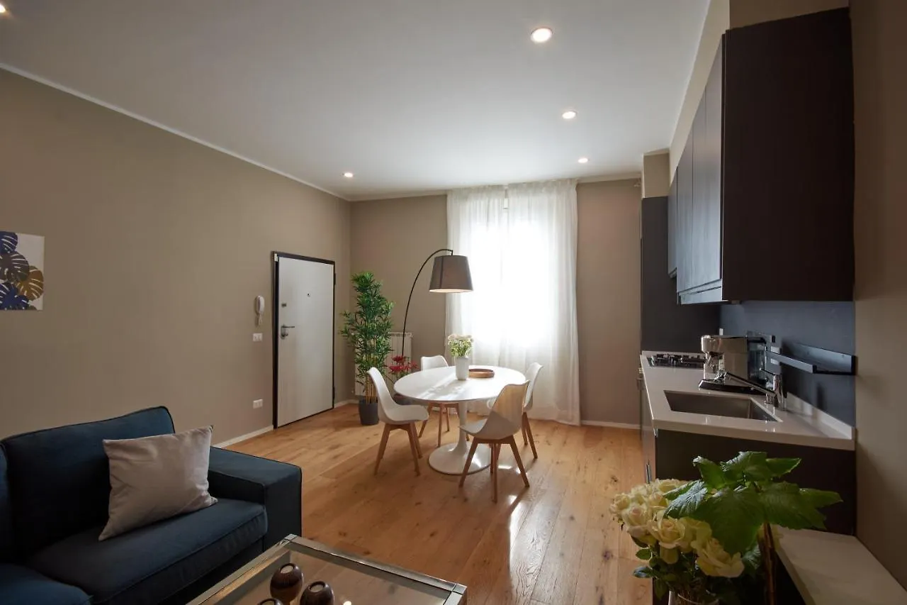Apartment Due Strade Apt - Dolcevita Holiday Florence
