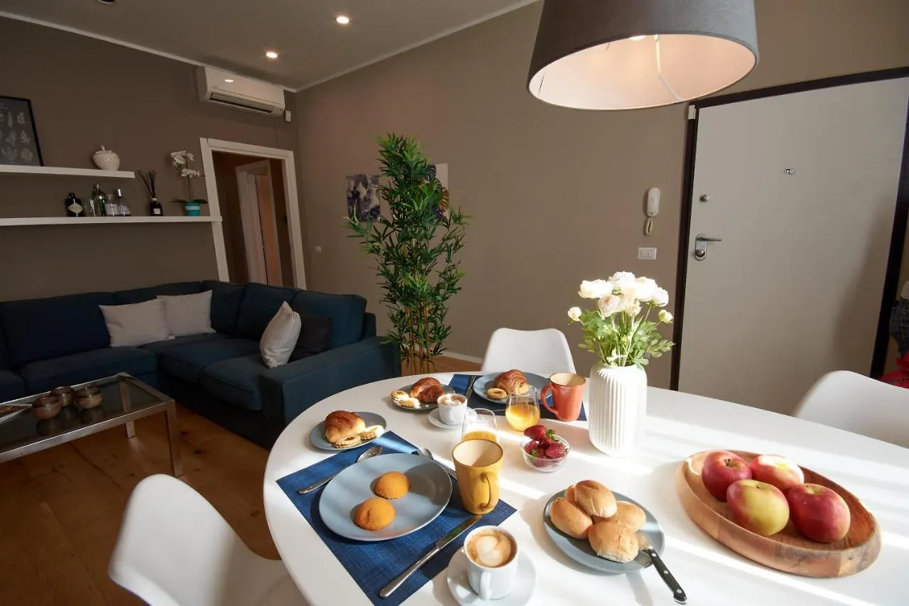 Due Strade Apt - Dolcevita Holiday Florence 0*,  Italy